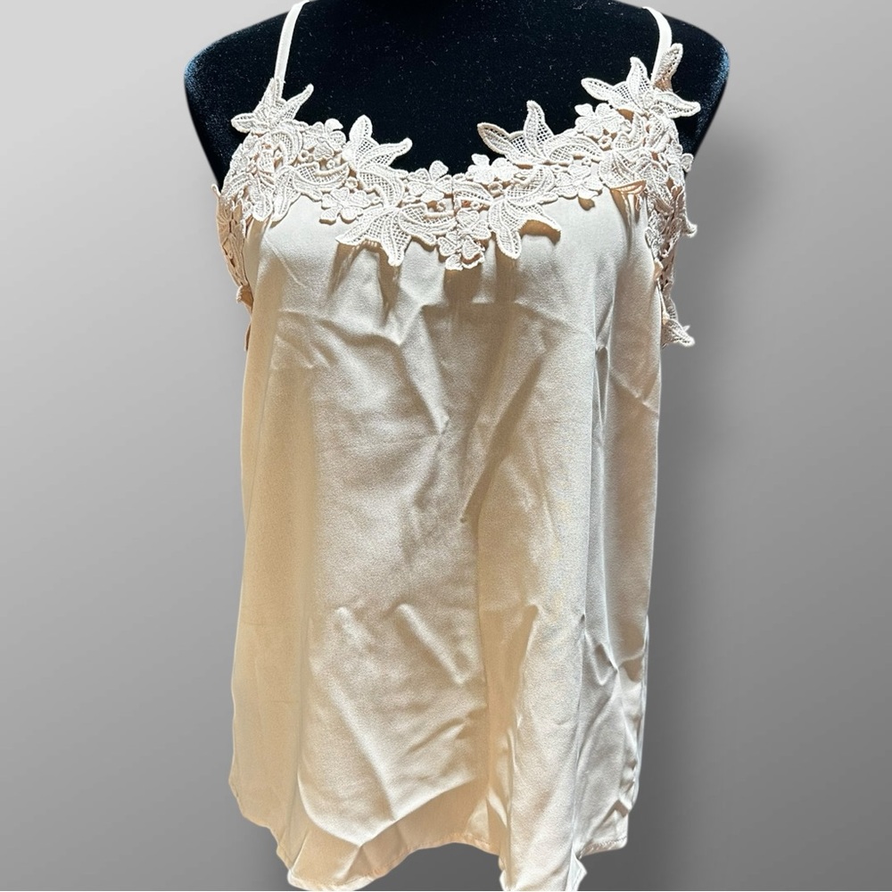 NWOT BiBi Floral Lace Trim Racerback Cami Tank Top Creamy Blush Pink Sz M